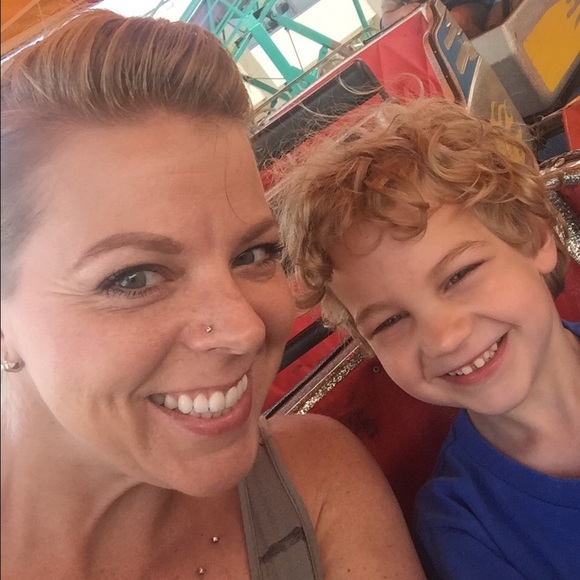 Meet your Posher, Crystal - Picture 1 of 1