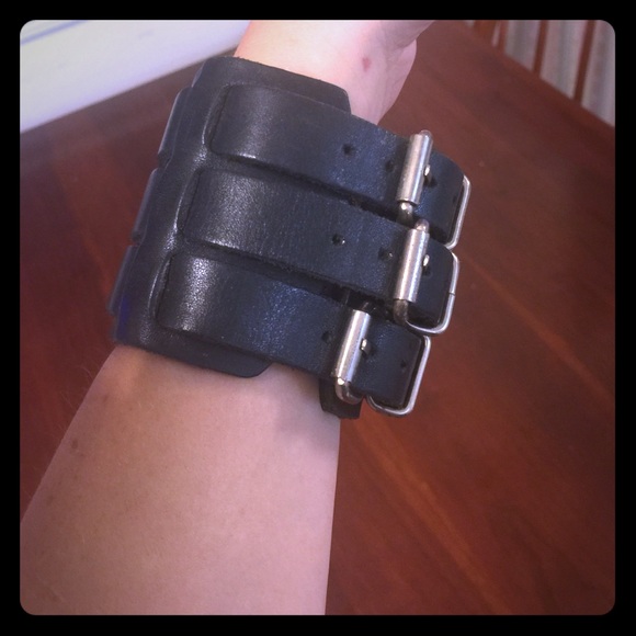 Black Learher Cuff Bracelet with Buckles