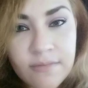 Meet your Posher, Cynthia