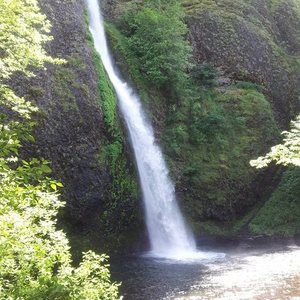 Meet your Posher, Lora