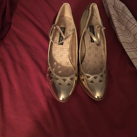 Gold Heels 👠✨
