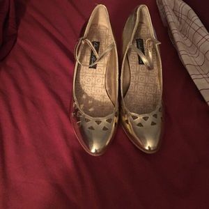Gold Heels 👠✨
