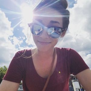 Meet your Posher, Nicole