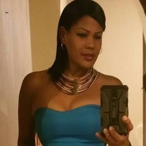 Meet your Posher, Mayra baly