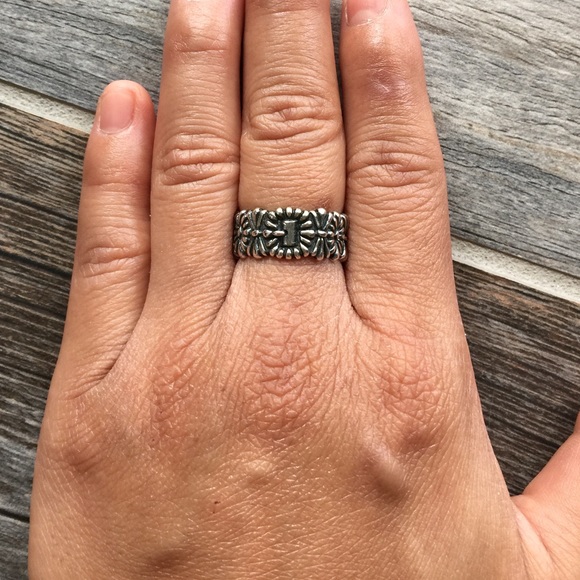 Sterling Silver Floral Buckle Ring Size 7 1/4