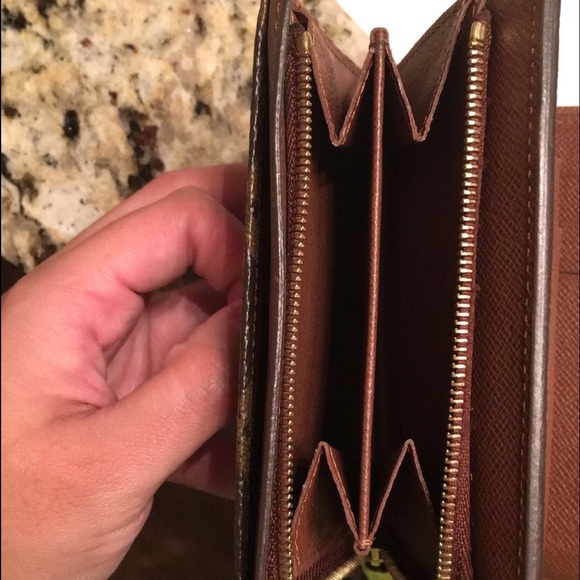 Louis Vuitton wallet - Picture 3 of 4