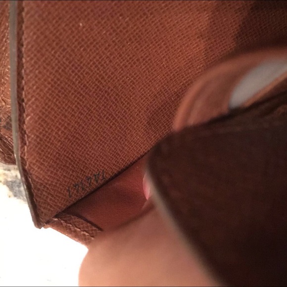 Louis Vuitton wallet - Picture 4 of 4