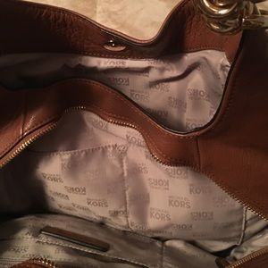 Michael Kors Bags - Authentic MICHAEL KORS Purse Michael Kors Bags - Authentic MICHAEL KORS Purse