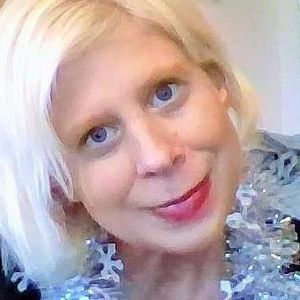 Meet your Posher, Cynthia