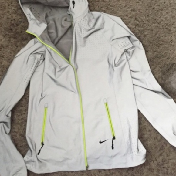 nike windrunner reflective