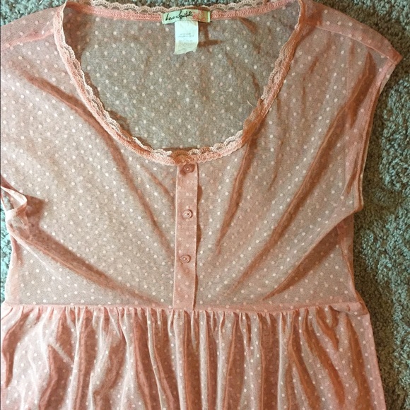 Love Squared MEDIUM short sleeve blouse muted pink - Picture 3 of 3