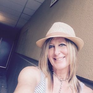 Meet your Posher, Kelli