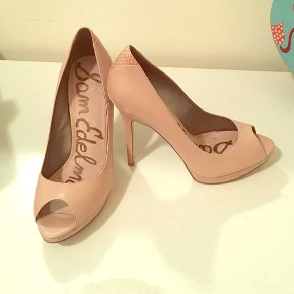 Nude peep toe heels - Picture 1 of 4