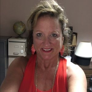 Meet your Posher, Connie