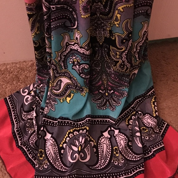 perfect condition has earrings & necklace too - Picture 3 of 4