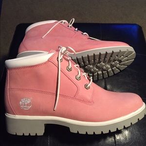 New pink Timberlin's