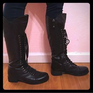 Guess Sz 8 black leather boots EUC