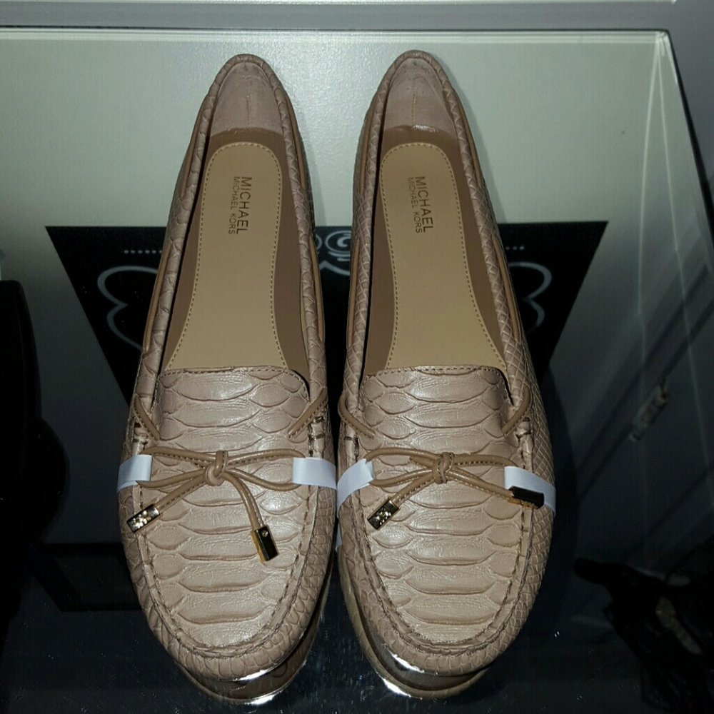 *FLASH SALE*New Michael Michael Kors Daisy Moc - Picture 3 of 8