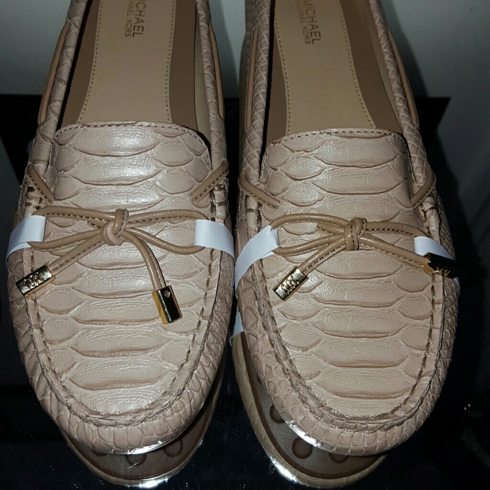 *FLASH SALE*New Michael Michael Kors Daisy Moc - Picture 7 of 8