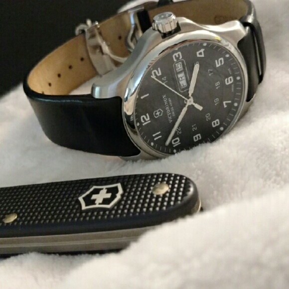 Victorinox watch gift set