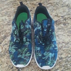 Roshe One Palm Tree Print