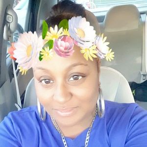 Meet your Posher, Damika