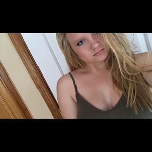 Meet your Posher, Briella