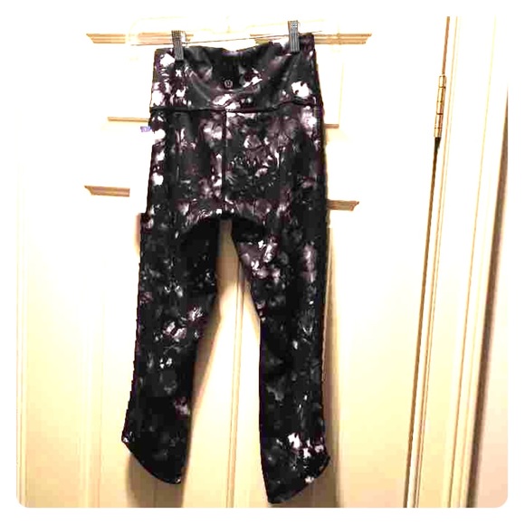 NWT lululemon sunshine salutation crop size 4! - Picture 1 of 4