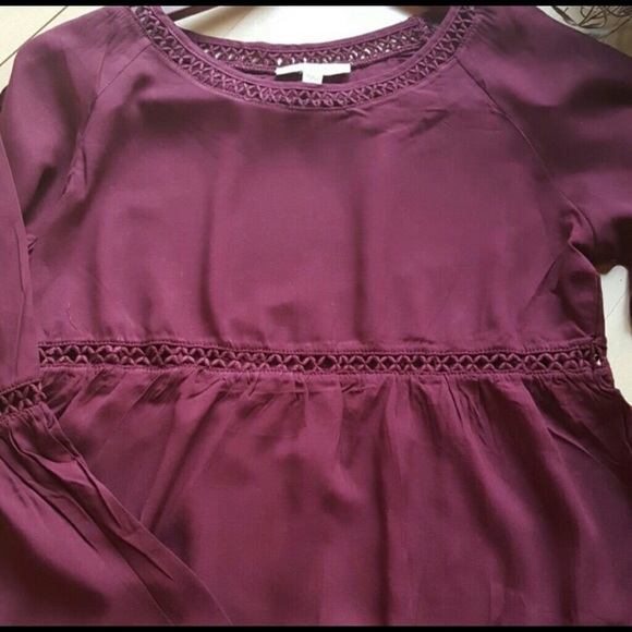 Cute flowy maroon top (NWOT) - Picture 2 of 3