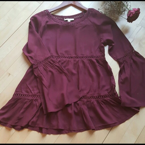 Cute flowy maroon top (NWOT) - Picture 3 of 3