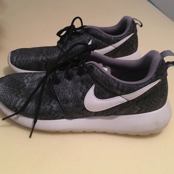 Nike rose kids 5.5