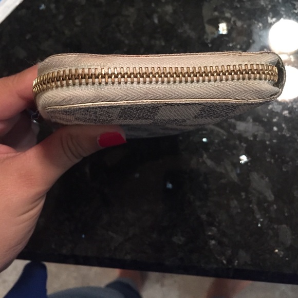 Wallet - Picture 2 of 4