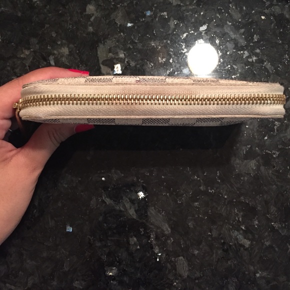 Wallet - Picture 3 of 4