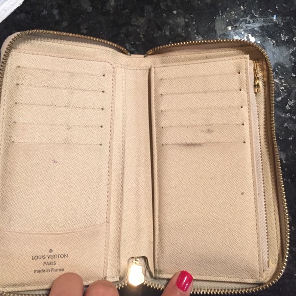 Wallet - Picture 4 of 4