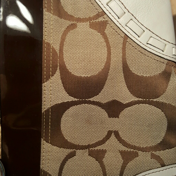 Coach Signature Large Hobo - Picture 4 of 4