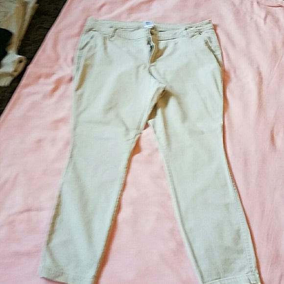 OLD NAVY / CASUAL Khakis