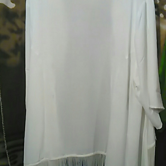 New lower Price! NWT White Fringe Kimono - Picture 4 of 4
