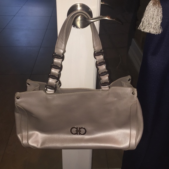 Silver - Picture 2 of 3