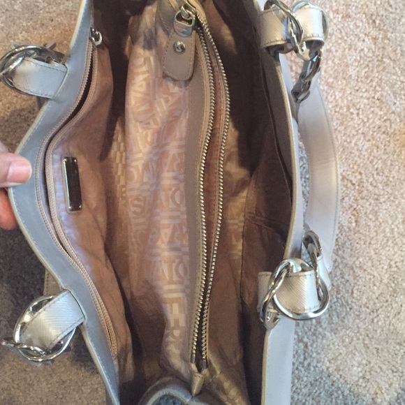 Silver - Picture 3 of 3