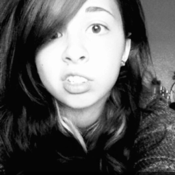 Meet your Posher, Isabelle - Picture 1 of 1