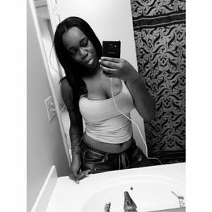 Meet your Posher, De'nautica