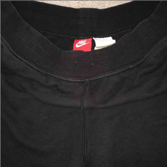 Nike Men Shorts - Picture 3 of 4