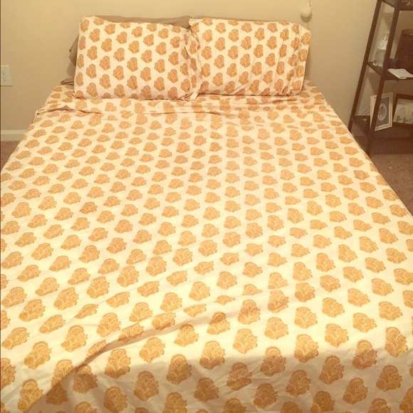 Queen sheet set