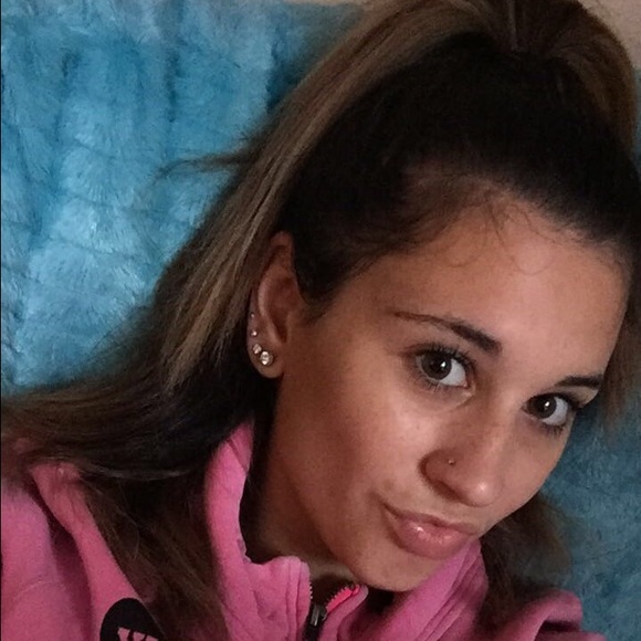 Meet your Posher, Alana - Picture 1 of 1