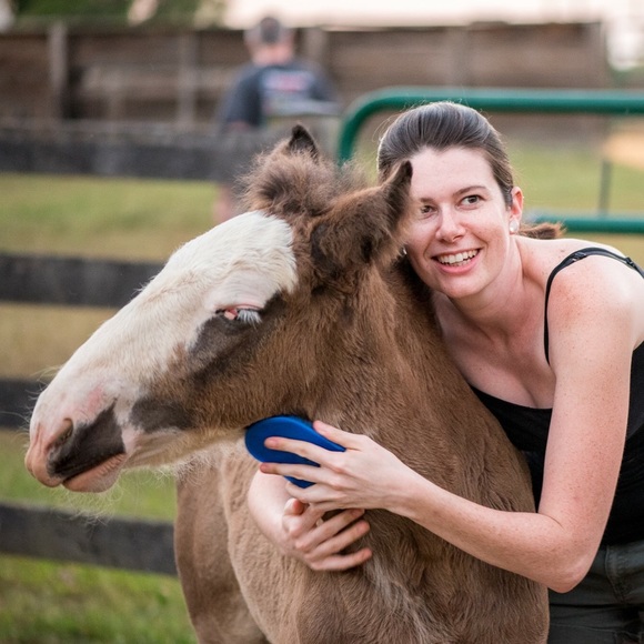 Meet your Posher! - Picture 3 of 4