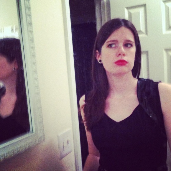 Meet your Posher! - Picture 4 of 4