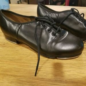 CG09 Capezio Tap shoes. Black leather. 6.5M womens