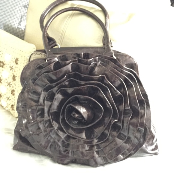 Beautiful brown purse with floral detail