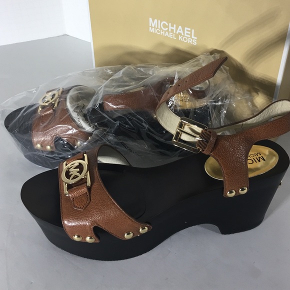 MICHAEL Michael Kors Shoes - 🥂HP🥂 Michael Michael Kors Luggage Shoes 8 1/2
