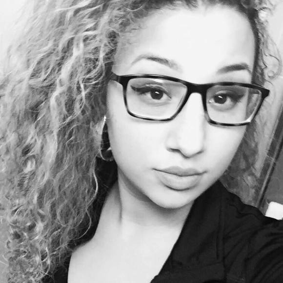 Meet your Posher, Aston - Picture 1 of 1